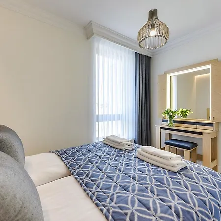 Lion - 19 211 Apartment
